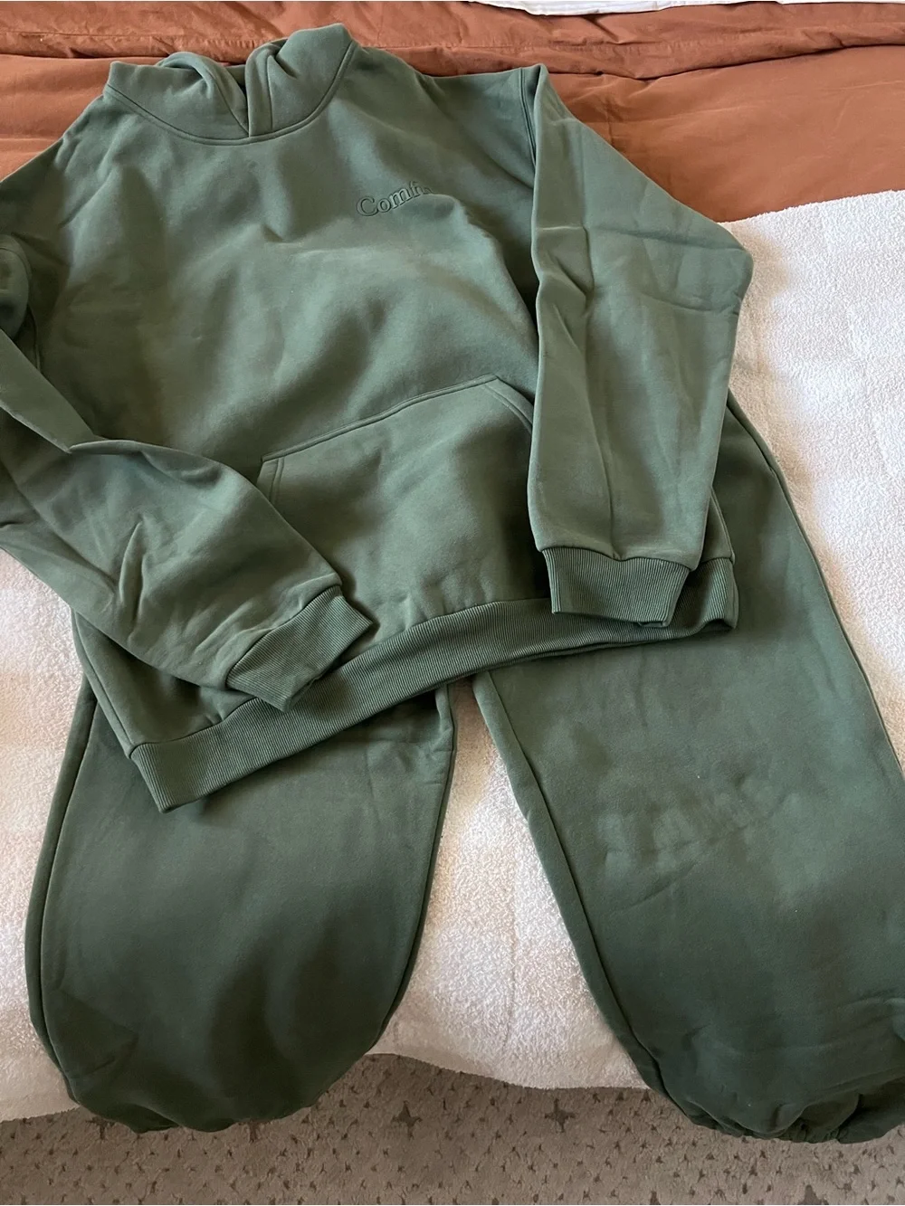 Comfort-Fit Olive Green Sweatpants & Hoodie Set